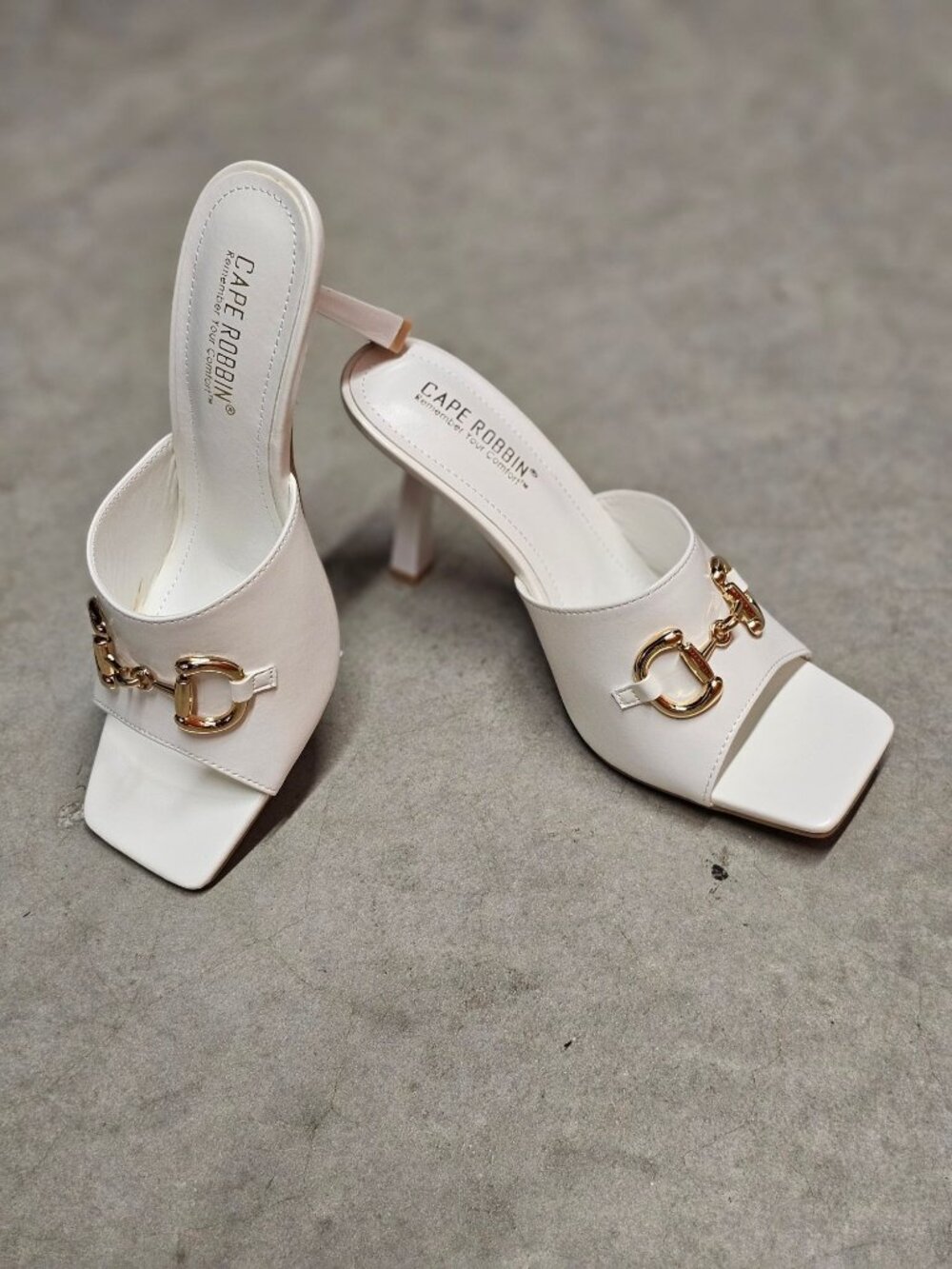 Square Toe White Heeled Mules With Gold Chain Detail - Elegant Slip-On Design Fo - Picture 9 of 14